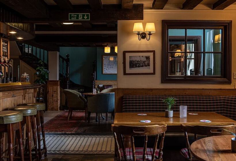 수피리어 룸, The Three Tuns