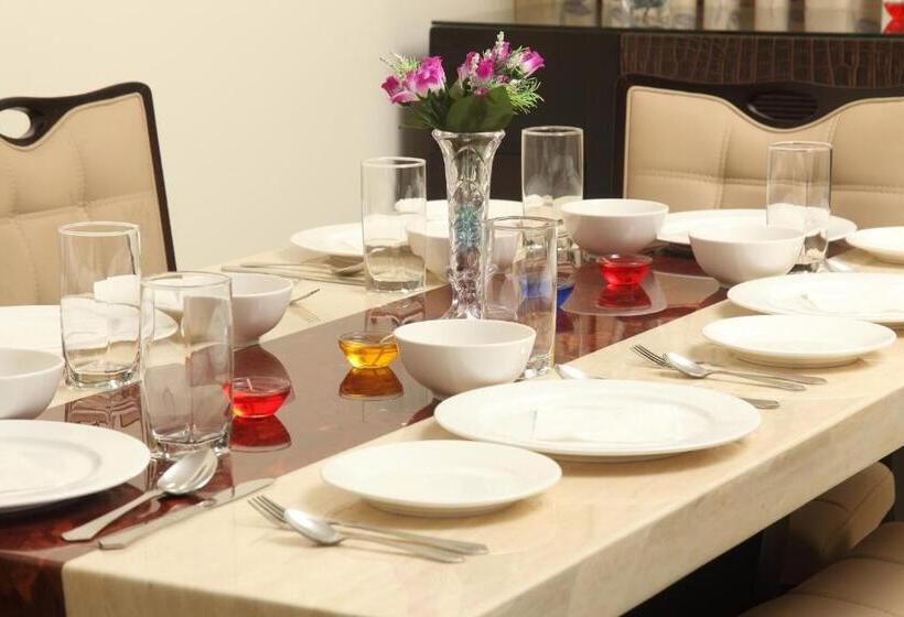 דירת שני חדרים, Lalco Residency