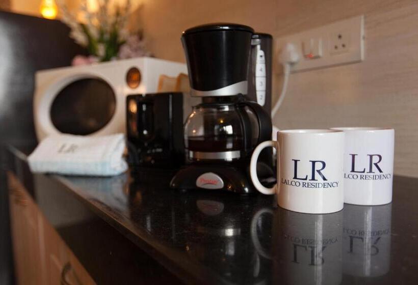 דירת חדר, Lalco Residency