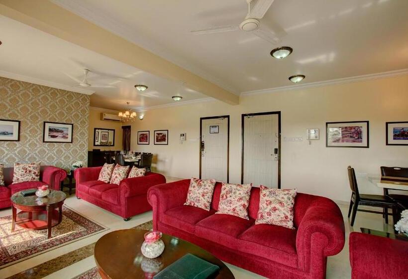 דירת 5 חדרי שינה, Lalco Residency