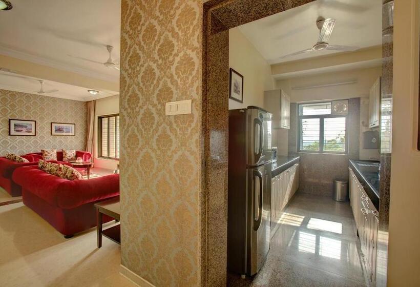 דירת 5 חדרי שינה, Lalco Residency