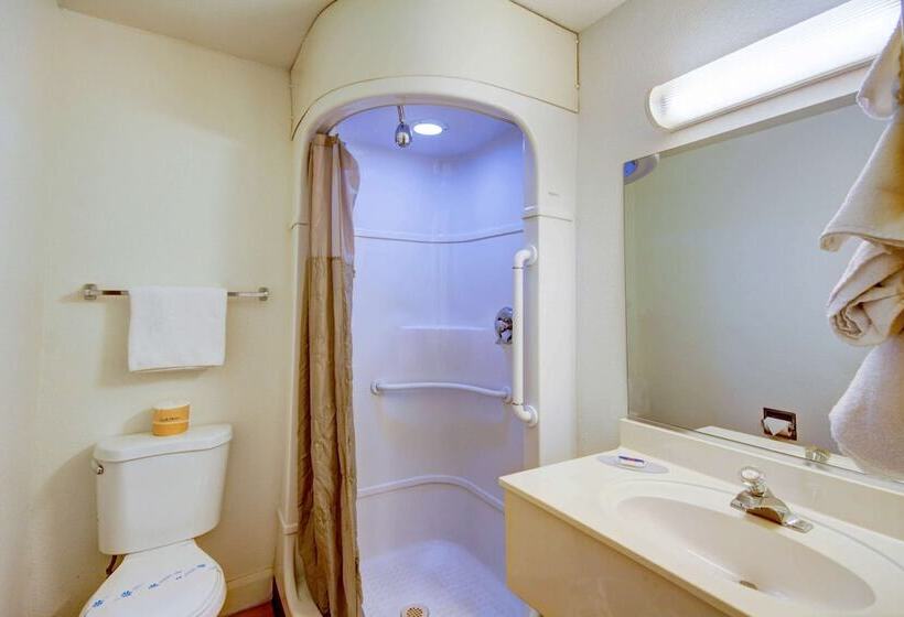 带2个双人床的标准工作室, Motel 6 Saint George, Ut