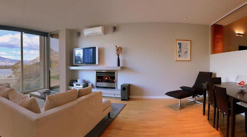 2 Bedrooms Suite 2 Bedrooms Lake View, Swissbelsuites Pounamu Queenstown