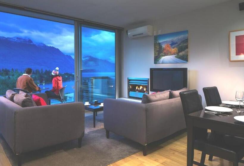 Suite with lake view, Swissbelsuites Pounamu Queenstown