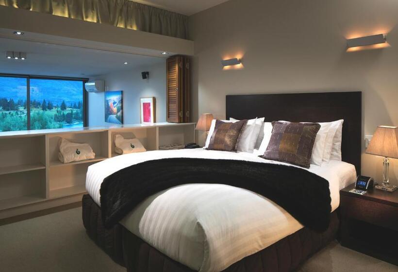 Suite with lake view, Swissbelsuites Pounamu Queenstown