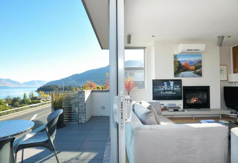 Suite with lake view, Swissbelsuites Pounamu Queenstown
