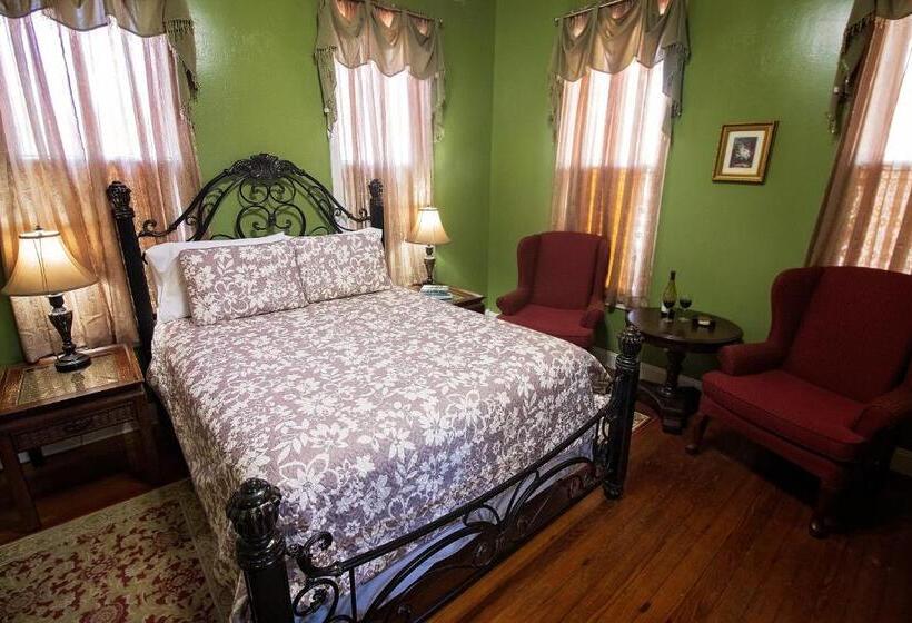 חדר סטנדרט נוף לגינה, White Oak Manor Bed And Breakfast