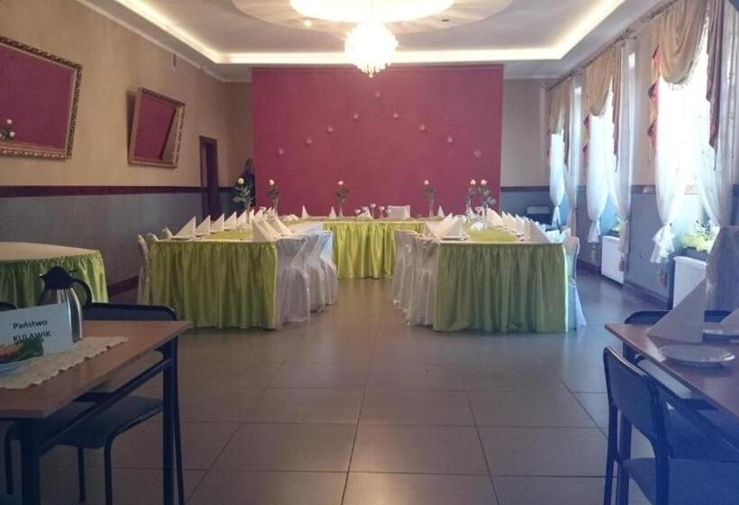 غرفة قياسية, Pałac Pod Bocianim Gniazdem