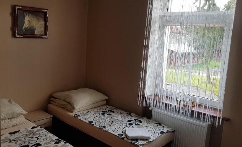 غرفة قياسية, Pałac Pod Bocianim Gniazdem