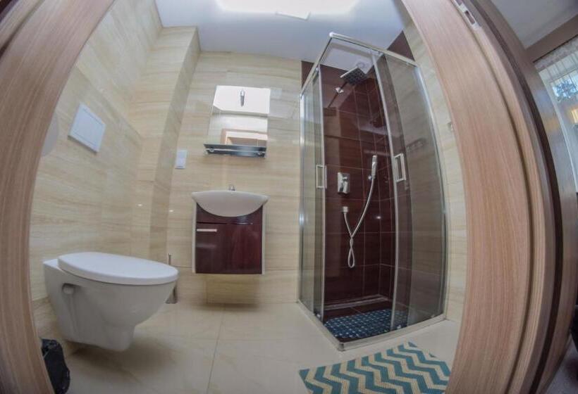 غرفة قياسية ثلاثية, Pałac Pod Bocianim Gniazdem