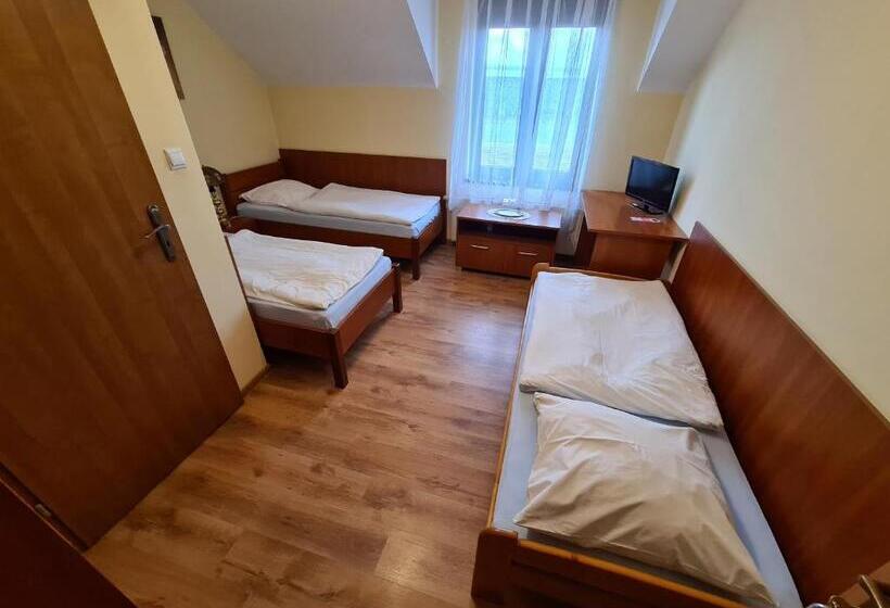 اتاق استاندارد سه نفره, Zajazd Motel Staropolski