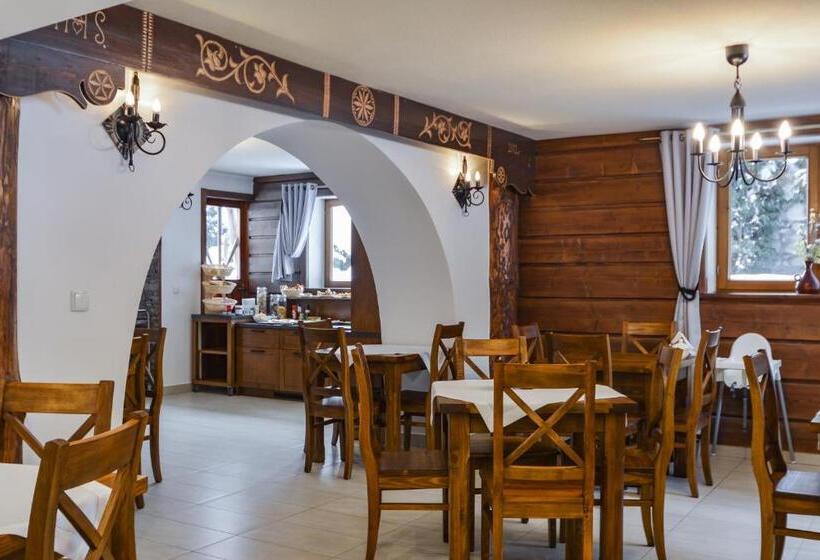 발코니가 있는 4인용 스탠다드 룸, Chata U Bronka