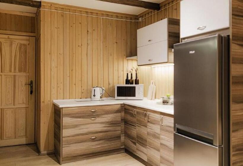 Quarto Quadruple Standart com Varanda, Chata U Bronka
