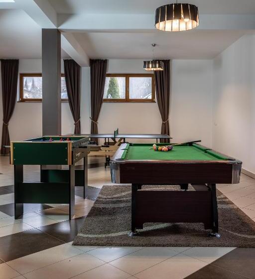 Quarto Quadruple Standard, Chata U Bronka