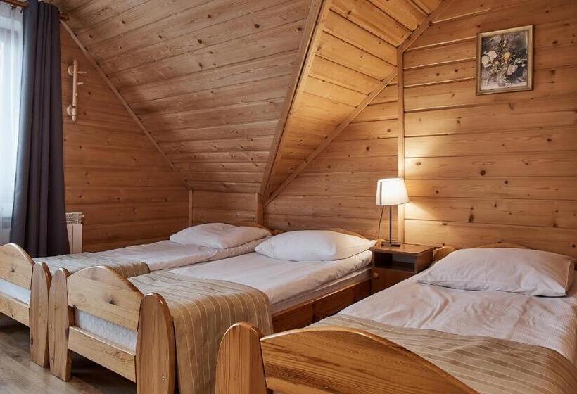 Quarto Triplo Estandar com Sacada, Chata U Bronka