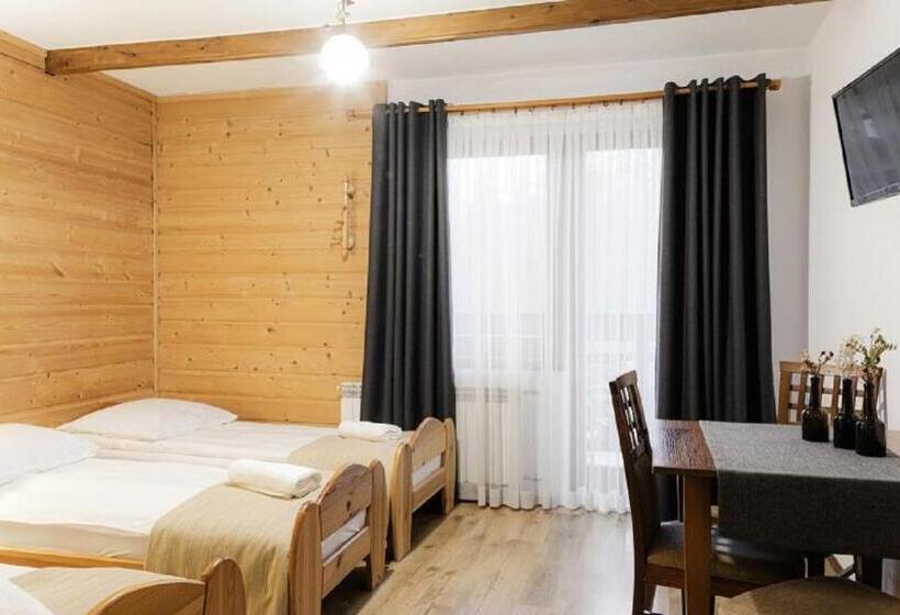 Quarto Triplo Estandar com Sacada, Chata U Bronka