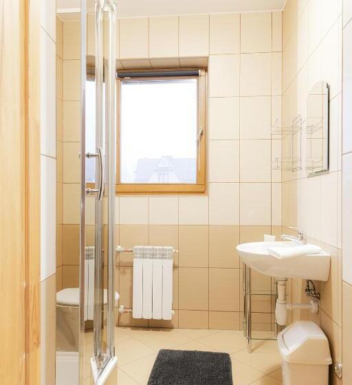 발코니가 있는 4인용 스탠다드 룸, Chata U Bronka