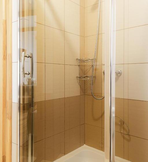 Quarto Quadruple Standart com Varanda, Chata U Bronka