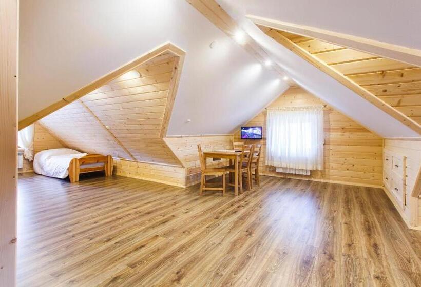 발코니가 있는 4인용 스탠다드 룸, Chata U Bronka