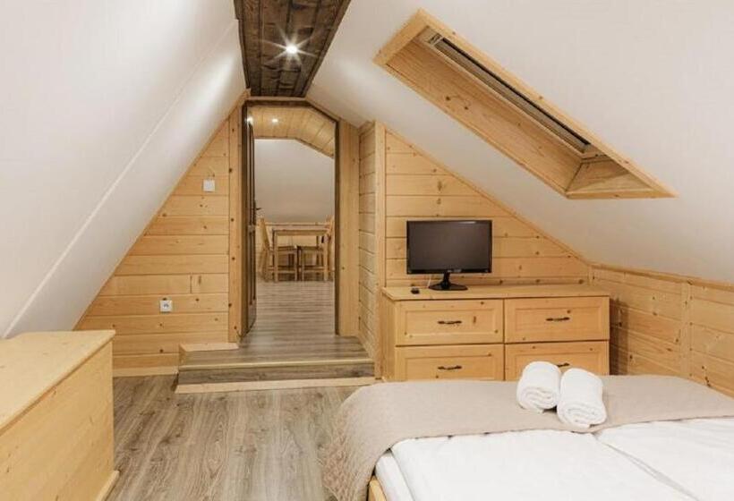 스탠다드 발코니 스튜디오, Chata U Bronka