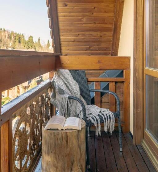 스탠다드 발코니 스튜디오, Chata U Bronka