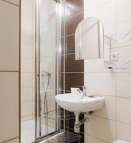 스탠다드 5인객실, Chata U Bronka