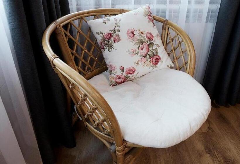 패밀리 스튜디오, Chata U Bronka