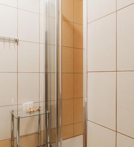 패밀리 스튜디오, Chata U Bronka