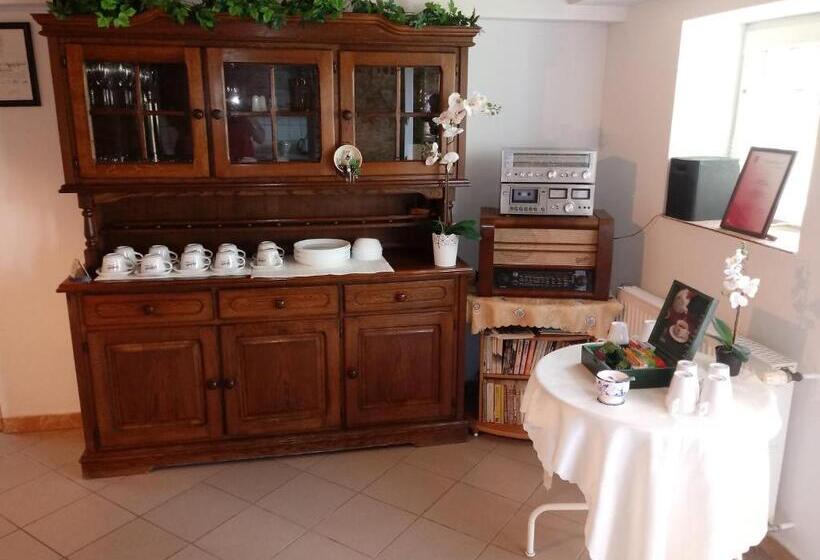 استوديو إقتصادى, Dom Gościnny Marcela