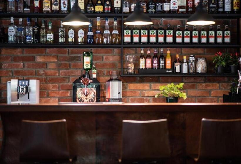 Номер Стандарт, Forrest