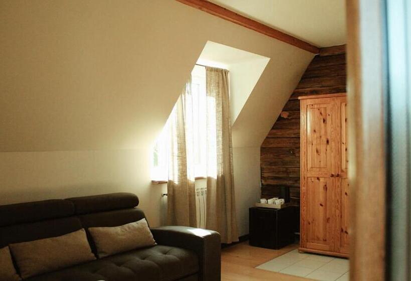 Семейный Номер, Forrest