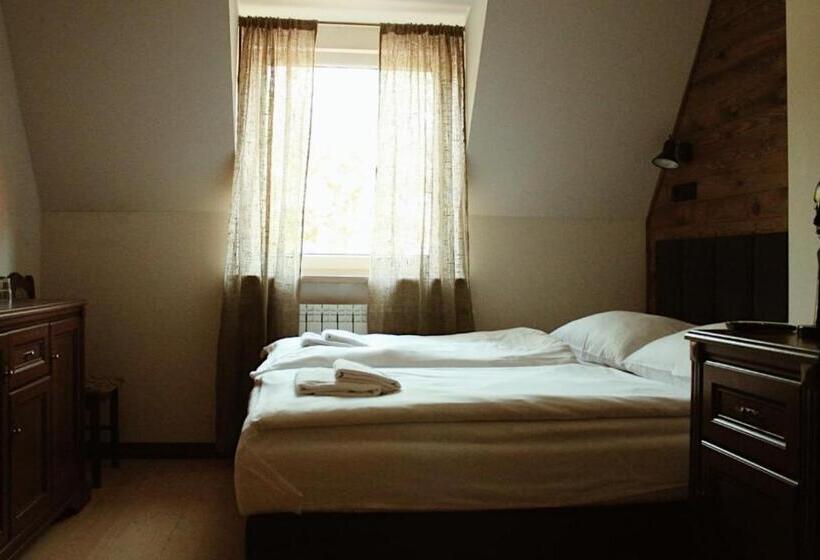 Семейный Номер, Forrest