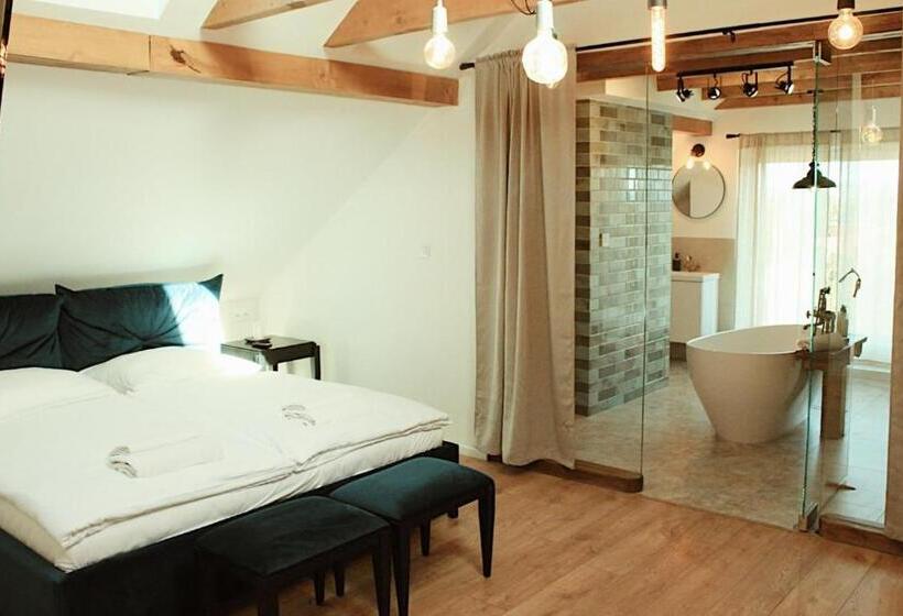 Номер Стандарт с Балконом, Forrest