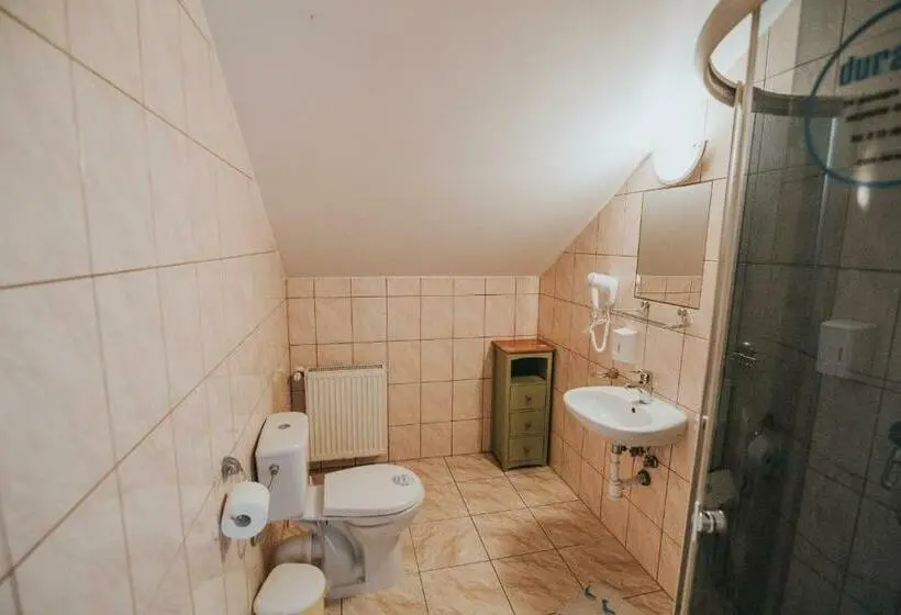 デラックスルーム, Gościniec Zacisze I Blisko A2 Dąbie Uniejów I Restauracja