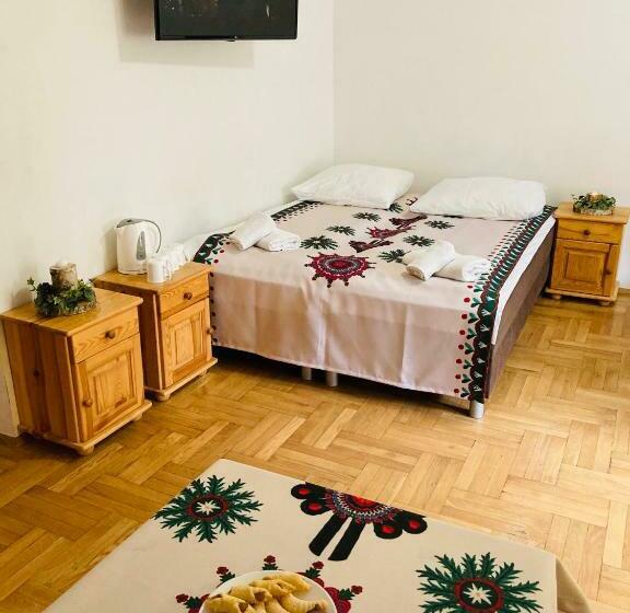 חדר סטנדרט לארבעה, Na Kamieńcu