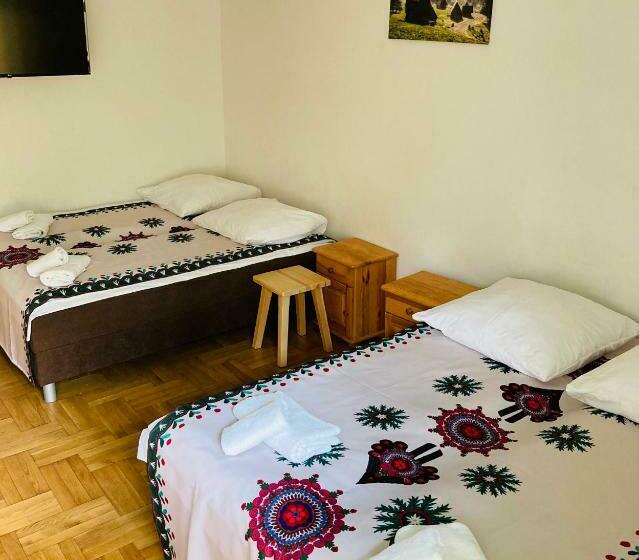 Семейный Номер, Na Kamieńcu