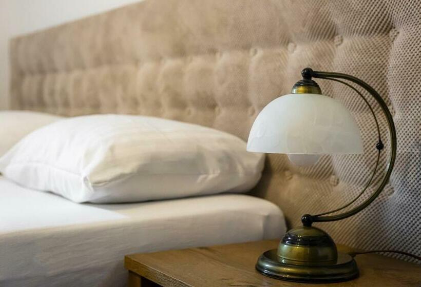 חדר דלוקס, Gold Rooms