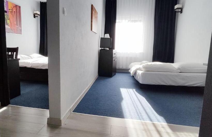 استودیو خانوادگی, Marmas Jastrzębia Góra