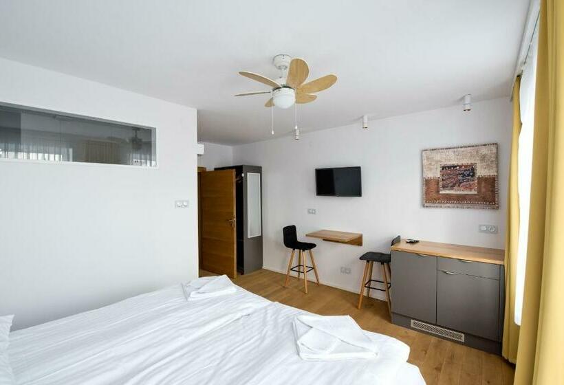 Номер Superior, Salon Win Wine Bar & Apartments