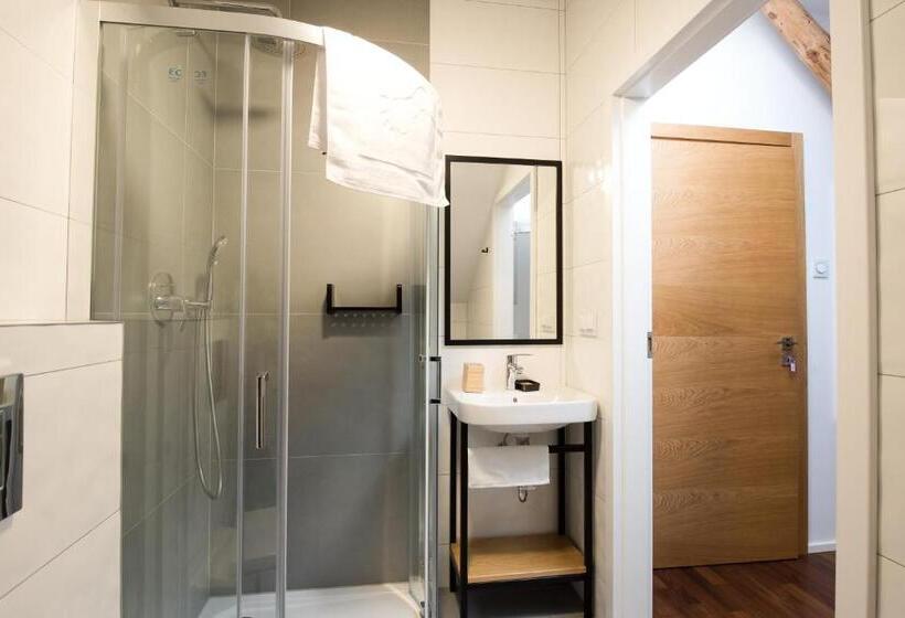 חדר סופריור, Salon Win Wine Bar & Apartments