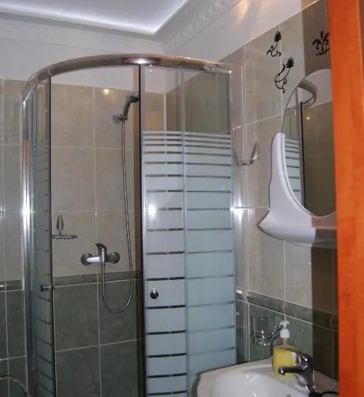 Standard Kolmen Hengen Huone Parveke, Villa Europa