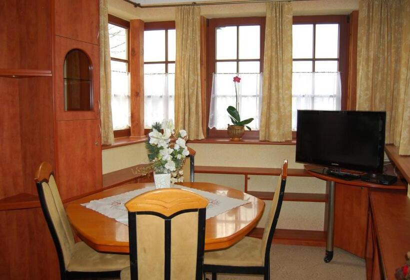 آپارتمان 1 خوابه با چشم‌انداز دریا, Villa Europa
