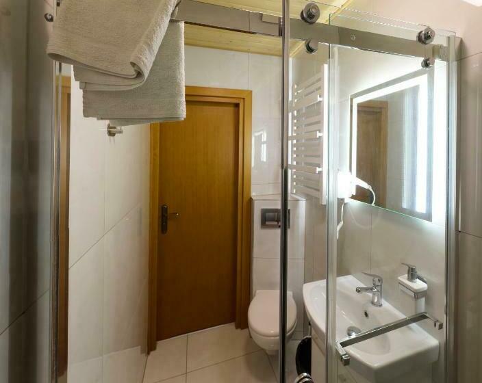 غرفة قياسية ثلاثية, Agroturystyka Chmiel