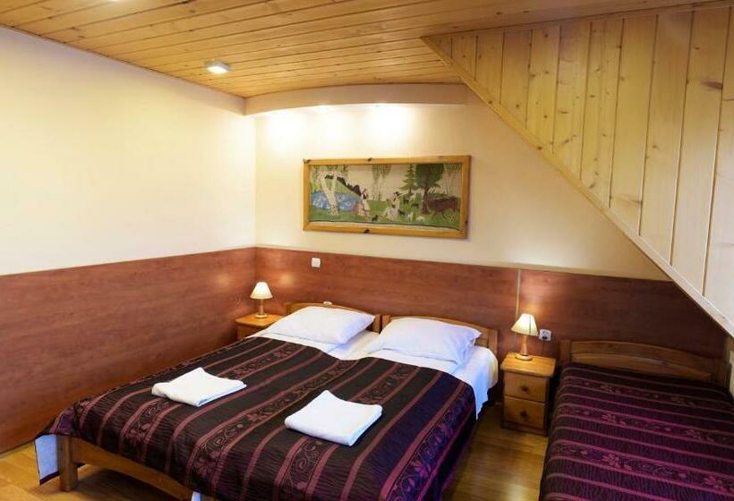 غرفة قياسية ثلاثية, Agroturystyka Chmiel