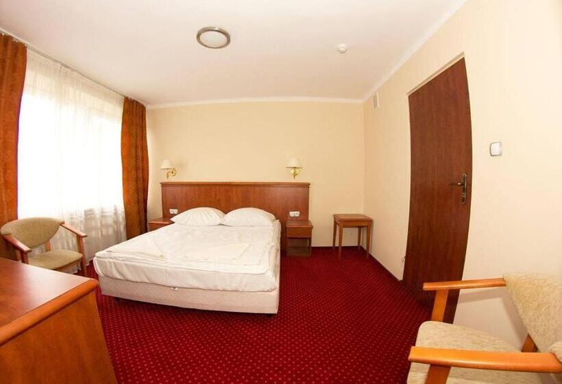 غرفة قياسية ثلاثية, Arkadia