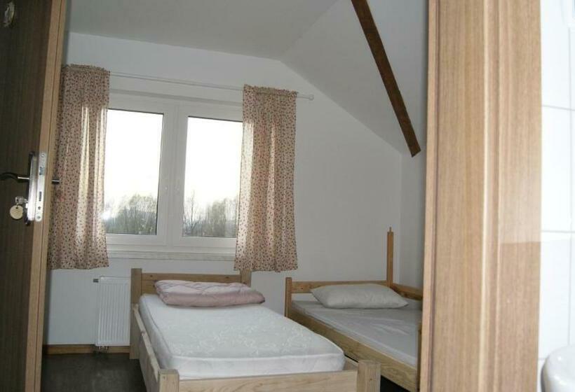 חדר סטנדרט לשלושה, Bajanówka