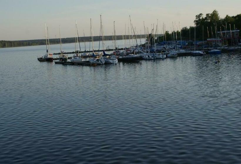 デラックスルーム, Modra Sikorka