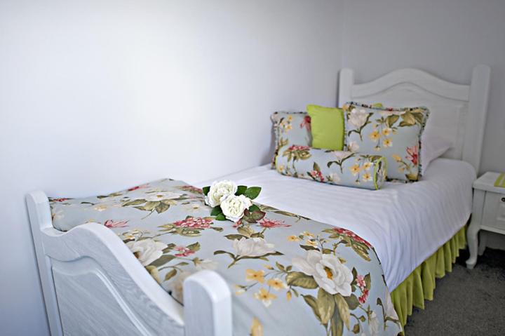 デラックスルーム, Modra Sikorka