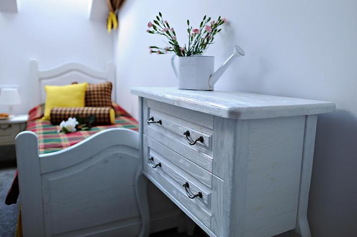 デラックストリプルルーム, Modra Sikorka