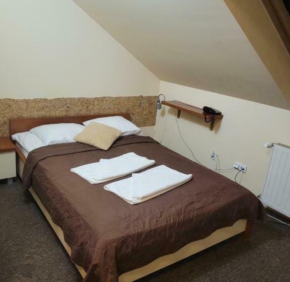 חדר סטנדרט, Piast